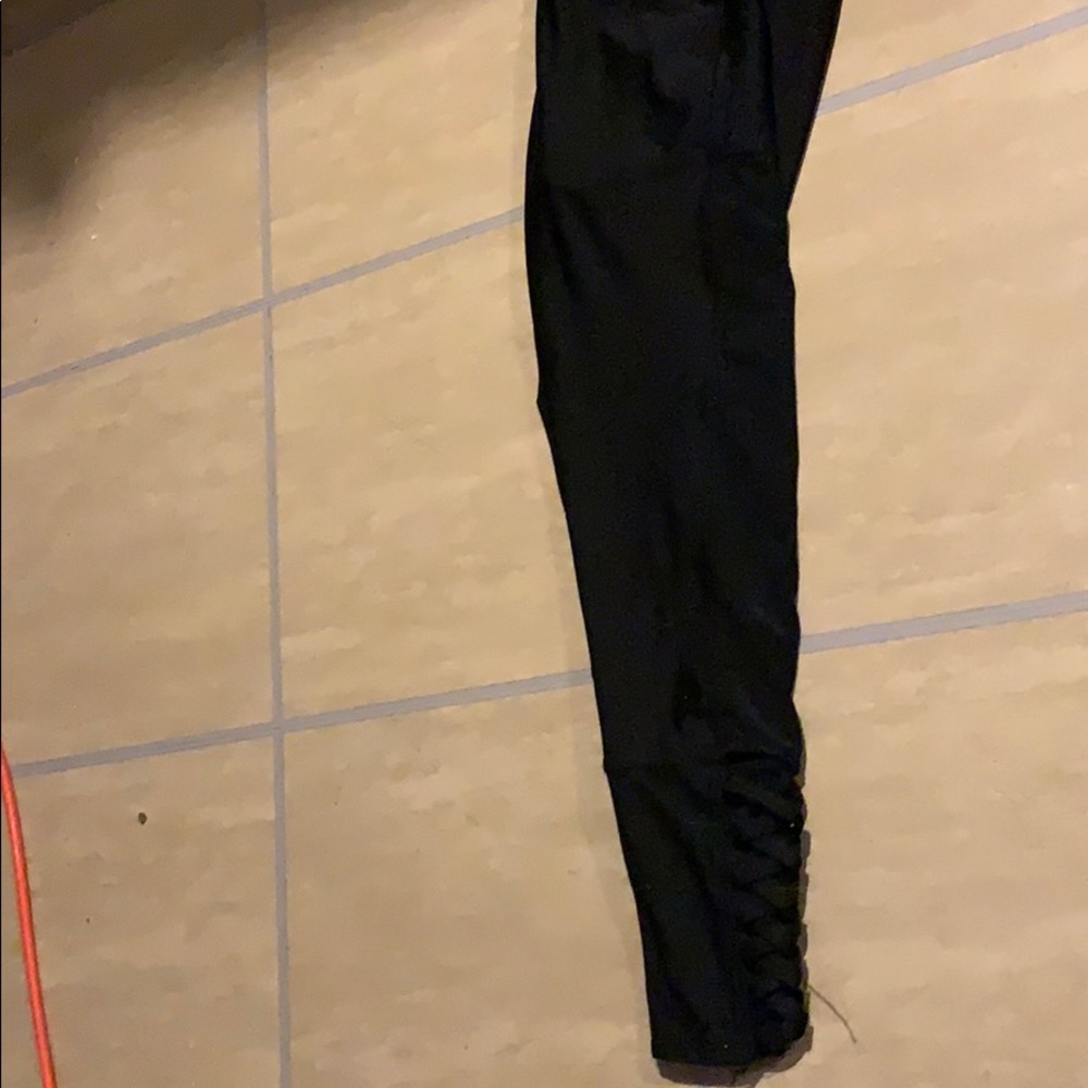 Black Capri leggings with cute bottom